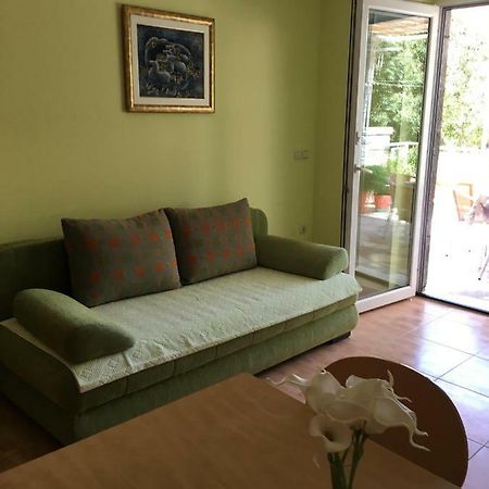 Apartman Tatjana Appartamento Podgora Esterno foto