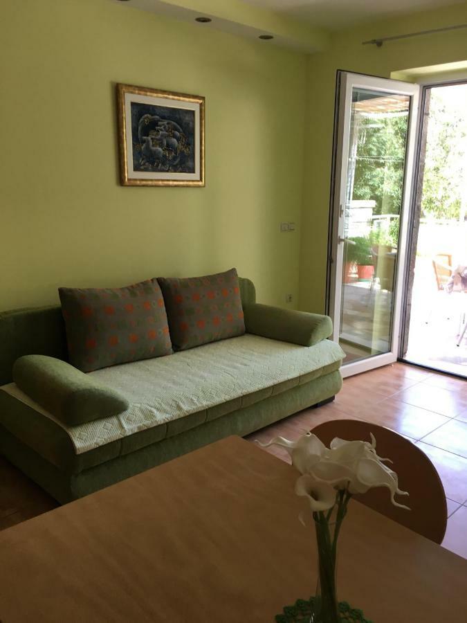 Apartman Tatjana Appartamento Podgora Esterno foto